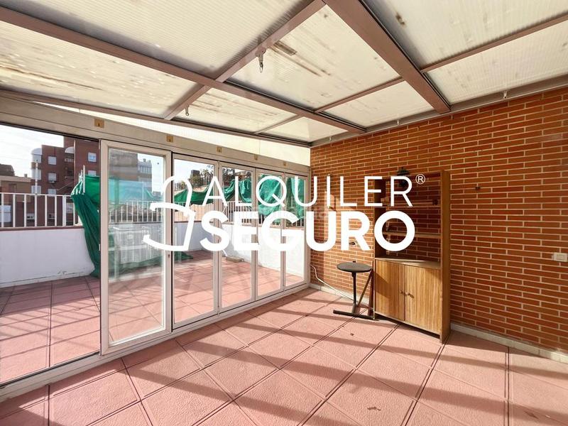 Foto 7235ae47-22be-422a-8920-ea149b79e071. Lloguer àtic amb calefacció aparcament a Valdezarza Madrid