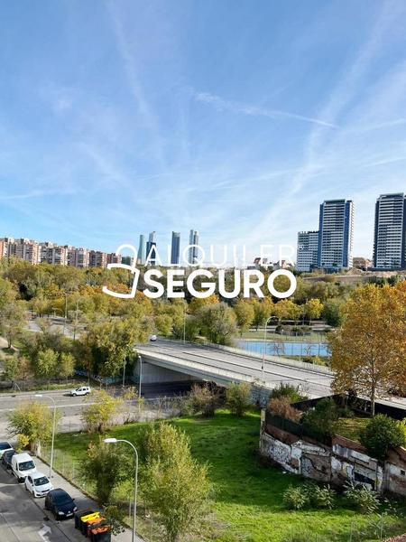 Foto 02740fcb-6023-49ef-a232-251e34adc830. Location attique avec chauffage parking dans Valdezarza Madrid