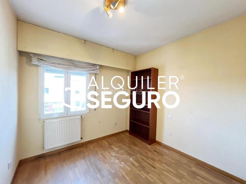 Foto 1455a2b2-1046-475d-953d-4af9ff37f6ac. Location attique avec chauffage parking dans Valdezarza Madrid