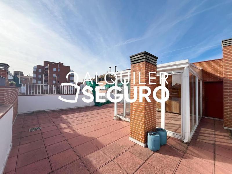 Foto 35cef91f-2d0d-430a-bb82-6080187bd9b9. Location attique avec chauffage parking dans Valdezarza Madrid