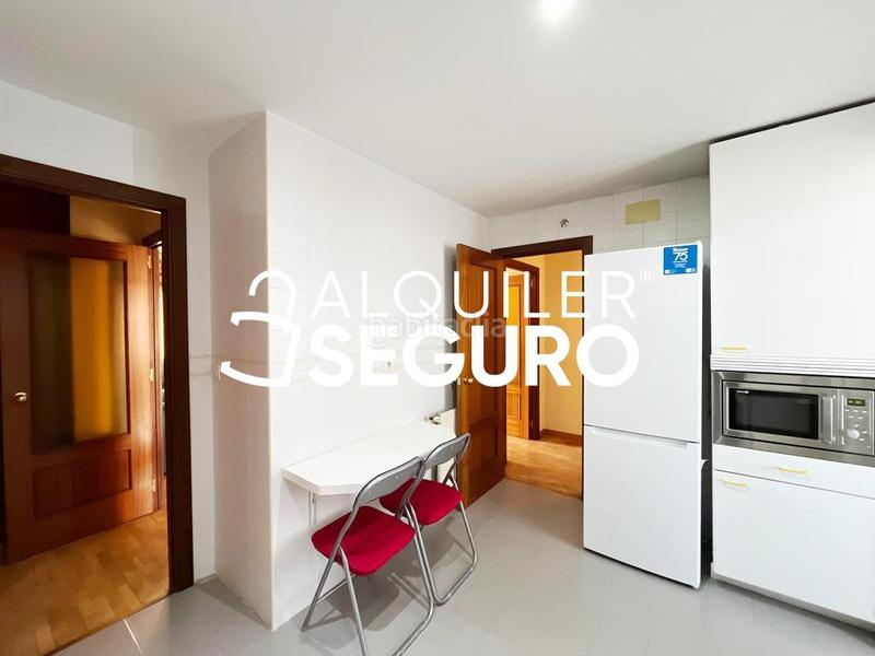 Foto 86c48d4e-72f1-4881-a391-15e07aab3901. Location attique avec chauffage parking dans Valdezarza Madrid