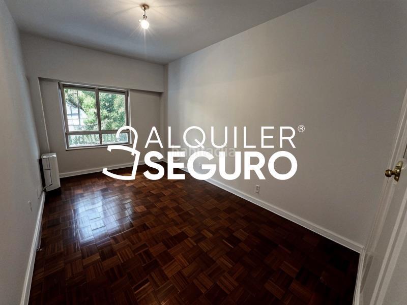 Foto dd3e7d90-ac8f-4c63-b18e-2c35f22ce007. Miete etagenwohnung mit heizung in Guindalera Madrid