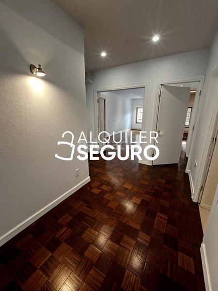 Foto 134d3a10-374a-48af-ae9d-9634fa378275. Rent flat with heating in Guindalera Madrid