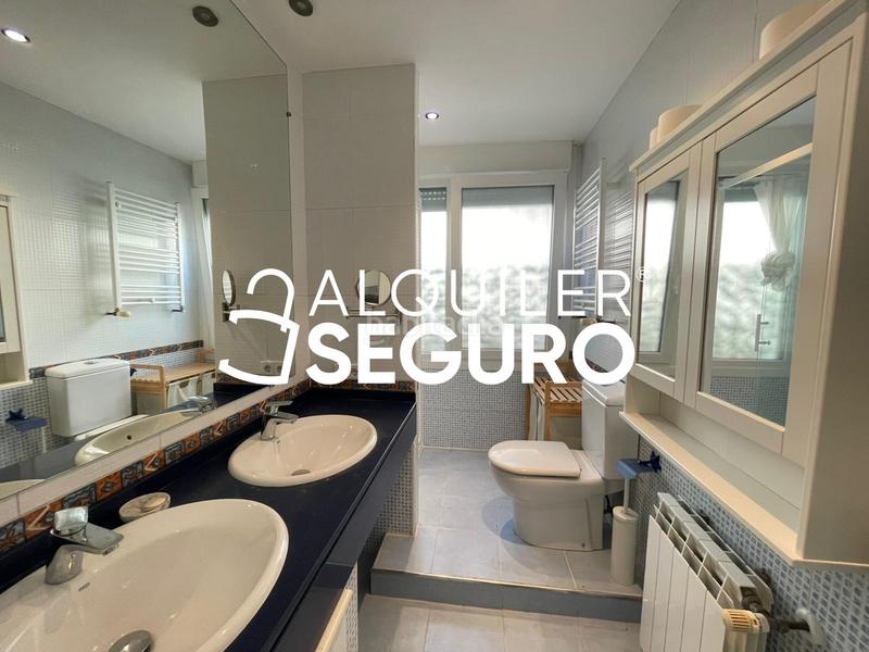 Foto ad10bd3e-55dc-46e9-82f9-6aa506e9f596. Rent flat with heating in Puerta del Ángel Madrid