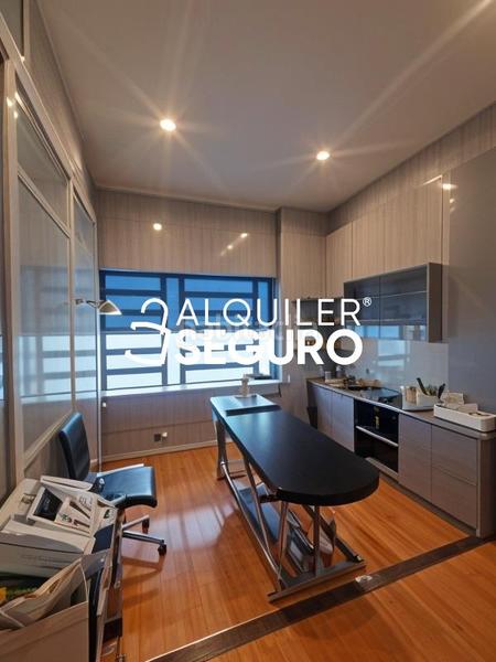 Foto f3ad63d7-e32b-4b72-a8a3-955316a8acb7. Affitto locale commerciale in Carlos Ruiz Collado Villalba