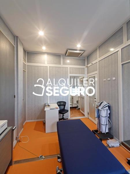 Foto cf9d2e6c-2cce-4f44-83c6-3405a7e04366. Lloguer local comercial a Carlos Ruiz Collado Villalba