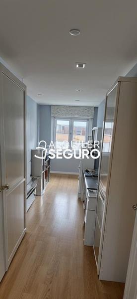 Foto 0583f37d-f151-4980-828d-642cd2ac9c8f. Rent flat in Llano Gijón