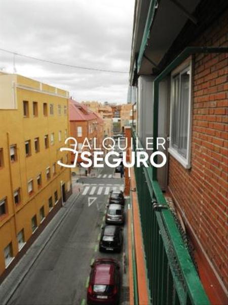 Foto c9adafe1-1452-487f-9d61-7844ee7b4c25. Alquiler piso  c pinos alta en Almenara-Ventilla Madrid