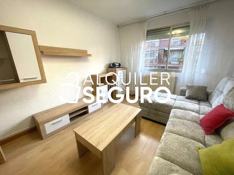 Foto 579f0b37-295b-438d-8bc2-218a2d7cd274. Alquiler piso  c servando batanero en Ventas Madrid