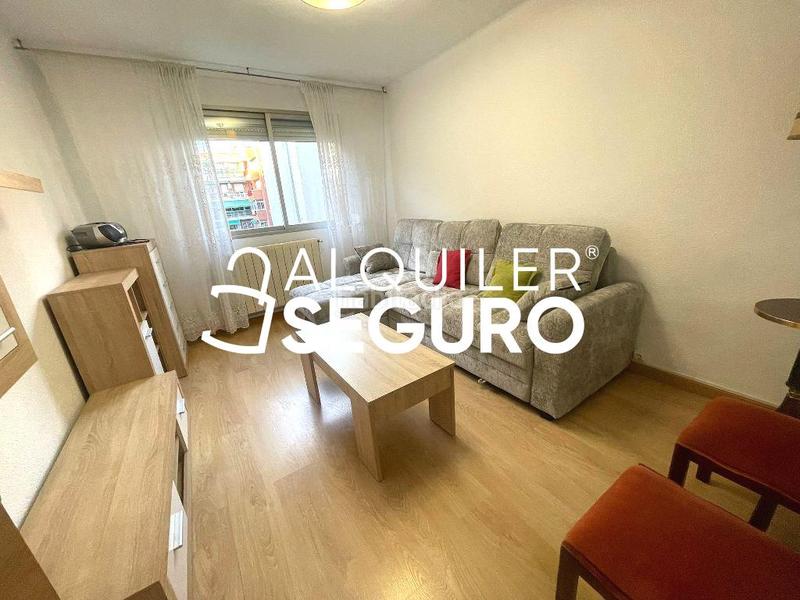 Foto 8fe7ba4e-280f-49a7-a9e7-33b5273b1612. Alquiler piso  c servando batanero en Ventas Madrid