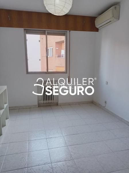 Foto 784876bb-3813-48ee-b26f-8393a05bc545. Miete etagenwohnung mit heizung parking in Ciudad Jardín Madrid