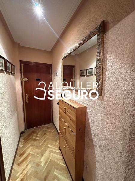 Foto 53ff7b3c-2f02-4adb-b2d0-a907a543c3a0. Miete etagenwohnung mit heizung in Vinateros Madrid