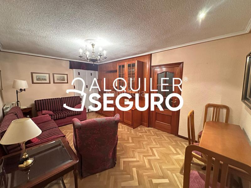 Foto e7de6c46-a5f5-4e66-a5d0-0d59c15d1e53. Miete etagenwohnung mit heizung in Vinateros Madrid