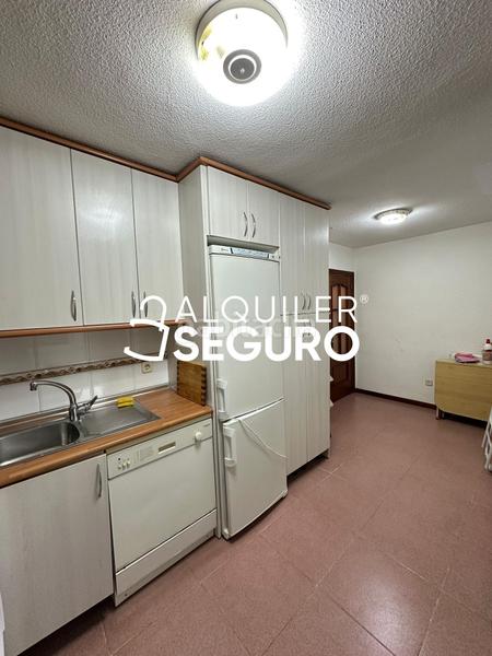 Foto 4e691262-e37d-45a6-bba2-d6a3204f7902. Rent flat with heating in Vinateros Madrid