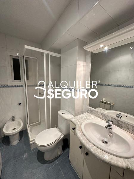 Foto 6a3b69f1-5e55-4641-8623-6b26573d3688. Rent flat with heating in Vinateros Madrid