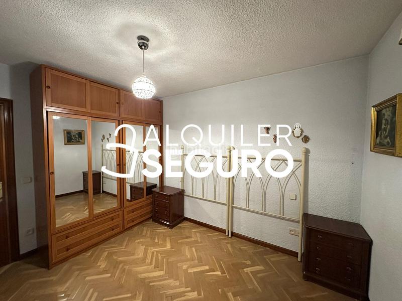 Foto 8bb2025e-c615-434e-bb37-63ca998448c0. Rent flat with heating in Vinateros Madrid