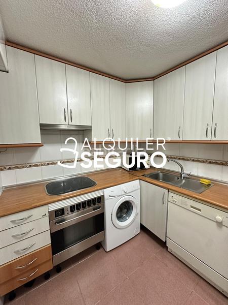 Foto b104ab56-3ff0-4ee8-a836-b7c2ecc160b7. Rent flat with heating in Vinateros Madrid