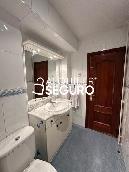 Foto e16d628a-29fa-4bab-9983-5e894020cbaf. Rent flat with heating in Vinateros Madrid