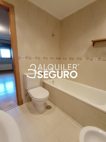 Foto 029cd96d-6014-48e2-9c70-7c77fa6a5c49. Affitto appartamento con riscaldamento parcheggio piscina in Seseña