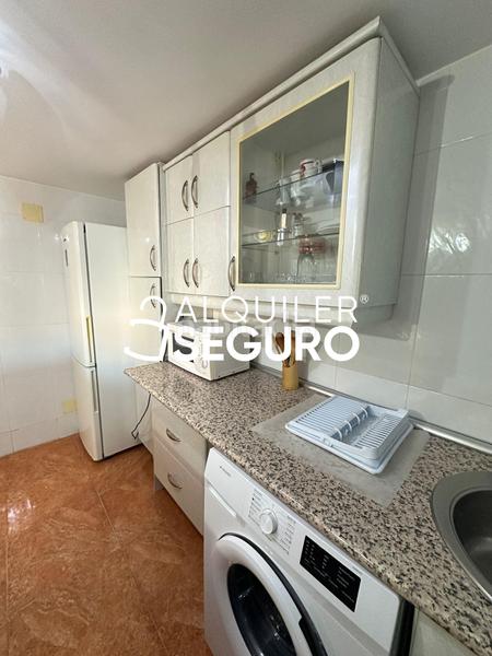 Foto ab7b3056-a9fd-4926-a647-a9cacaf01d55. Rent flat with heating in Simancas Madrid
