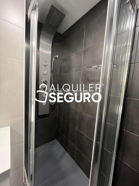 Foto a61f24e3-7ec8-48cf-8813-3ab0ae516bd2. Alquiler piso  c tomas borras en Chopera Madrid