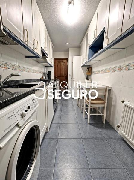 Foto fc6f9a24-6199-4f43-9a37-9464c6ab3e42. Alquiler piso  c de ginzo de límia en Pilar Madrid