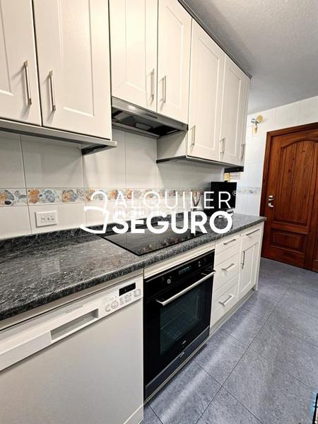 Foto 75f47db6-59ed-4f5f-898d-ba7fc11bfc3d. Rent flat with heating parking in Pilar Madrid