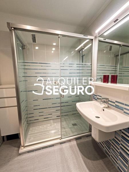 Foto c8985df0-f1d0-464f-83b1-d97a22b38437. Rent flat with heating parking in Pilar Madrid