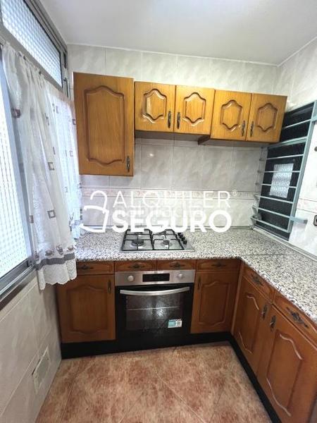 Foto a69bb85f-0d65-4c3b-82d6-a4d4a805e588. Rent flat with heating in San Nicasio Leganés