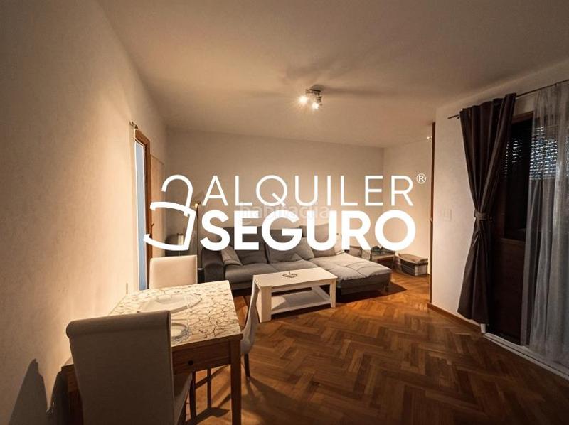 Foto dcf46604-fad5-4382-8b3c-ebf526ee2c37. Rent flat in Entrevías Madrid