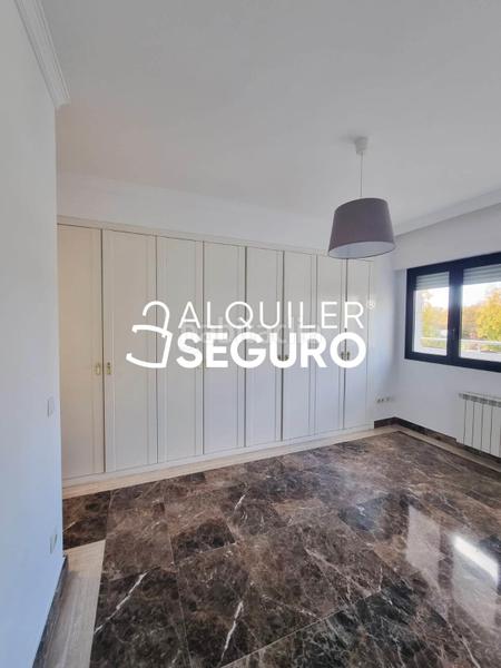 Foto 01fd1342-dbbb-461e-a3cd-9445b0df455c. Affitto appartamento con riscaldamento parcheggio piscina in Majadahonda