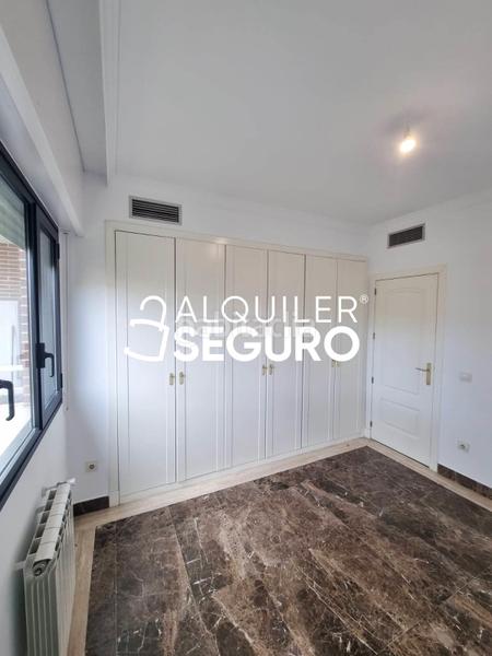 Foto f9e4ac54-9cc8-40bd-8dd8-4ac74532b5bd. Affitto appartamento con riscaldamento parcheggio piscina in Majadahonda