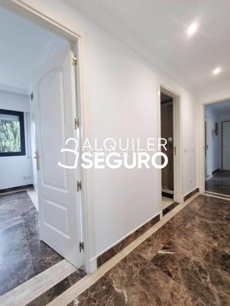 Foto 095e748f-85d1-43dd-8d5f-ef8b460779bc. Lloguer pis amb calefacció aparcament piscina a Casco Antiguo Majadahonda