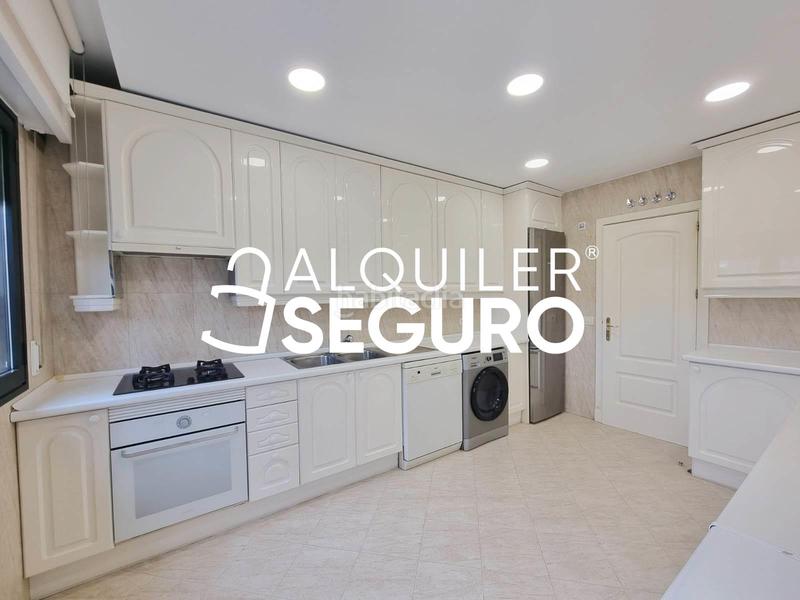 Foto 34df86ac-d77a-4145-9e19-edd413d3bcb5. Lloguer pis amb calefacció aparcament piscina a Casco Antiguo Majadahonda