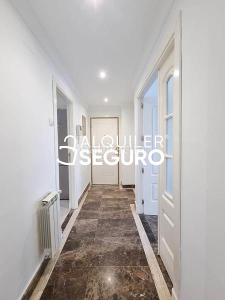 Foto 9aa13b4f-93b0-45b1-97f9-5db9f4e48b3a. Location appartement avec chauffage parking piscine dans Majadahonda