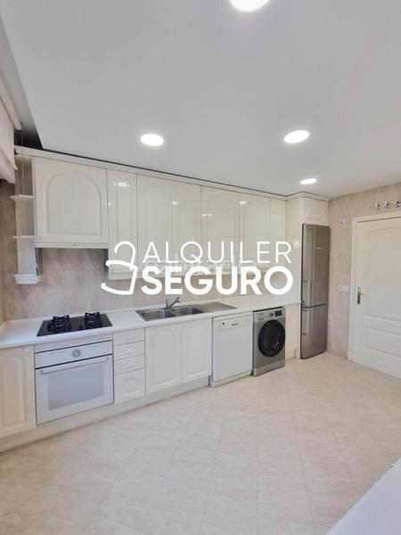 Foto 46967082-b559-4140-9b6d-bfb3f334deae. Miete etagenwohnung mit heizung parking pool in Casco Antiguo Majadahonda