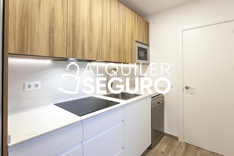 Foto 7ad2e2ba-1da8-4937-a51e-7ff71ee8973f. Rent penthouse with heating in Trafalgar Madrid