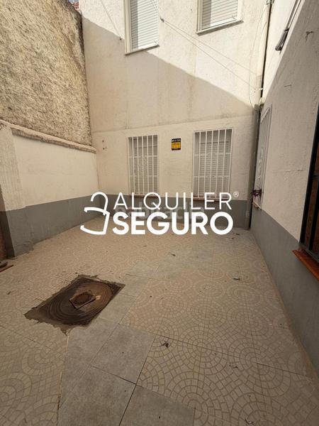 Foto 0a983fd1-bbe0-4911-8dd7-9a0c98959a78. Alquiler piso  c teresa maroto en San Diego Madrid