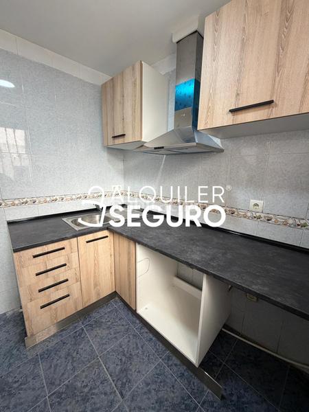 Foto 1b289ff4-de71-4907-854b-384346a8f4bf. Alquiler piso  c teresa maroto en San Diego Madrid