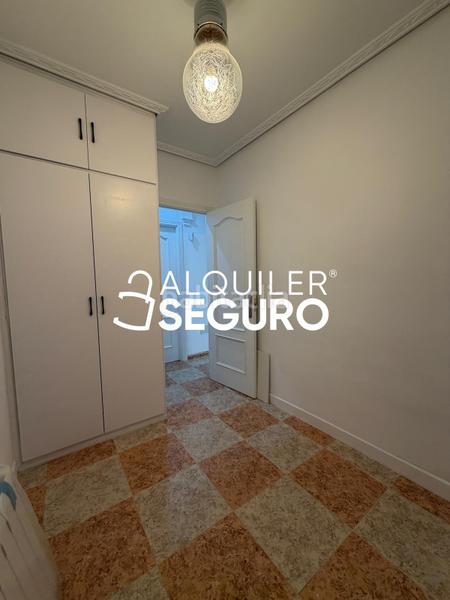 Foto 5b2ab70f-0a2a-48fb-95cb-d62e120805ea. Alquiler piso  c teresa maroto en San Diego Madrid