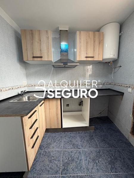 Foto f5bae28a-a0d3-4986-98bf-20928e6a8d8a. Alquiler piso  c teresa maroto en San Diego Madrid