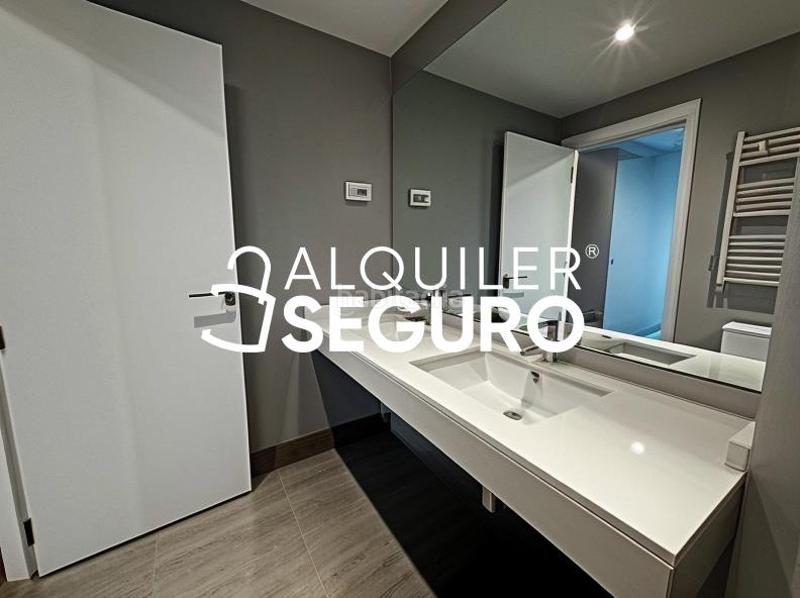 Foto 6a46b8f6-9ff6-4b12-bf69-14d80a1984b5. Location appartement avec chauffage parking piscine dans Madrid