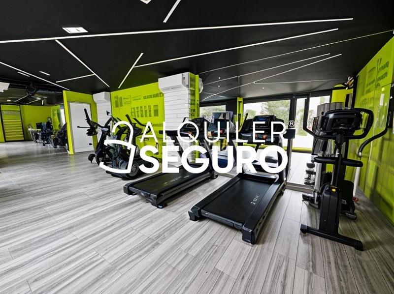 Foto 1b1be860-7255-416c-b73b-1675a054d3fc. Rent flat with heating parking pool in Almendrales Madrid