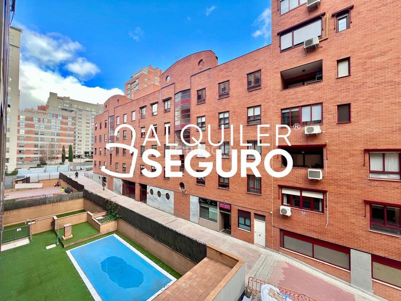 Foto aa075d53-e7b9-416e-a7f4-22abf93a0e89. Lloguer pis amb aparcament piscina a San Juan Bautista Madrid