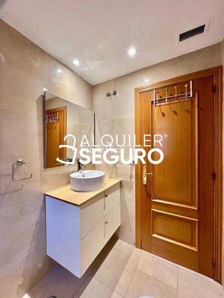 Foto 334820ca-6225-4fa6-8e2e-506a05db9b2b. Miete etagenwohnung mit parking pool in San Juan Bautista Madrid