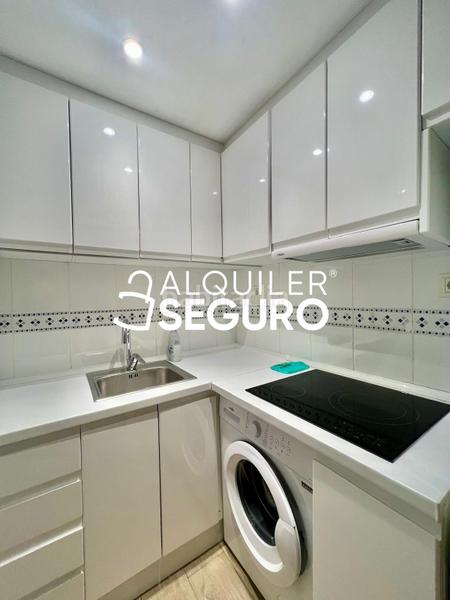 Foto 6b638f04-2daf-4535-9f92-fd0688067c46. Miete etagenwohnung mit parking pool in San Juan Bautista Madrid