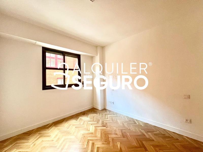 Foto 093c7816-5902-4032-abfc-85cda83e8b84. Rent flat with parking pool in San Juan Bautista Madrid