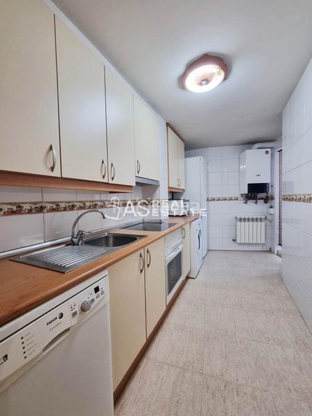 Foto edf80cef-9cda-4035-9e62-d8fba2bfa047. Flat with parking in Casa Amarilla Galapagar