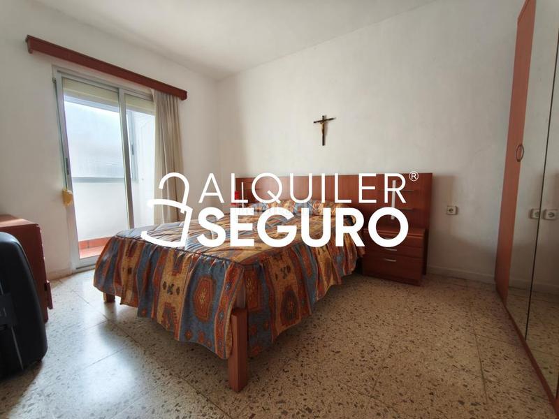 Foto e21390f9-ca51-4b20-b260-0dbffb9817e3. Alquiler piso  c algar en Goteta Alicante