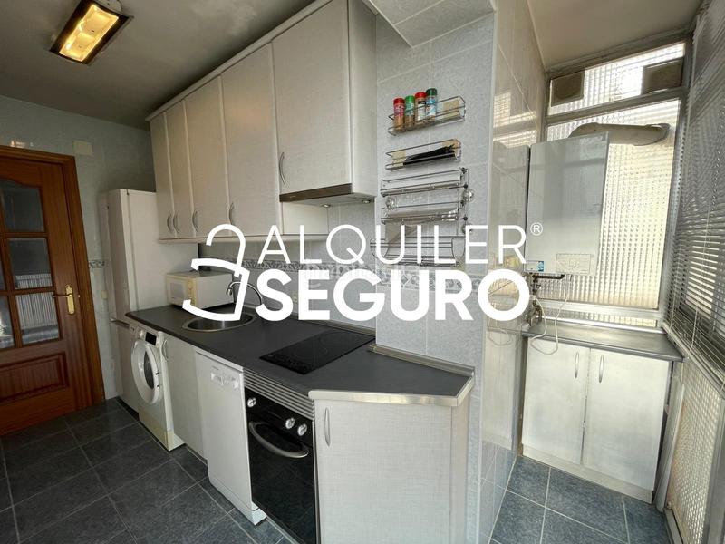 Foto 0d90bfee-769b-410c-973c-999fd4868bc0. Alquiler piso  c de navas del rey en Puerta del Ángel Madrid